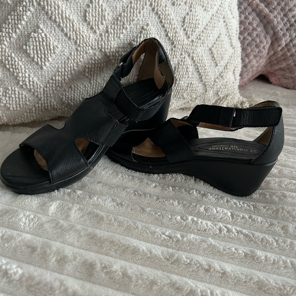 Naturalizer Elegant Black Leather Wedge Sandals